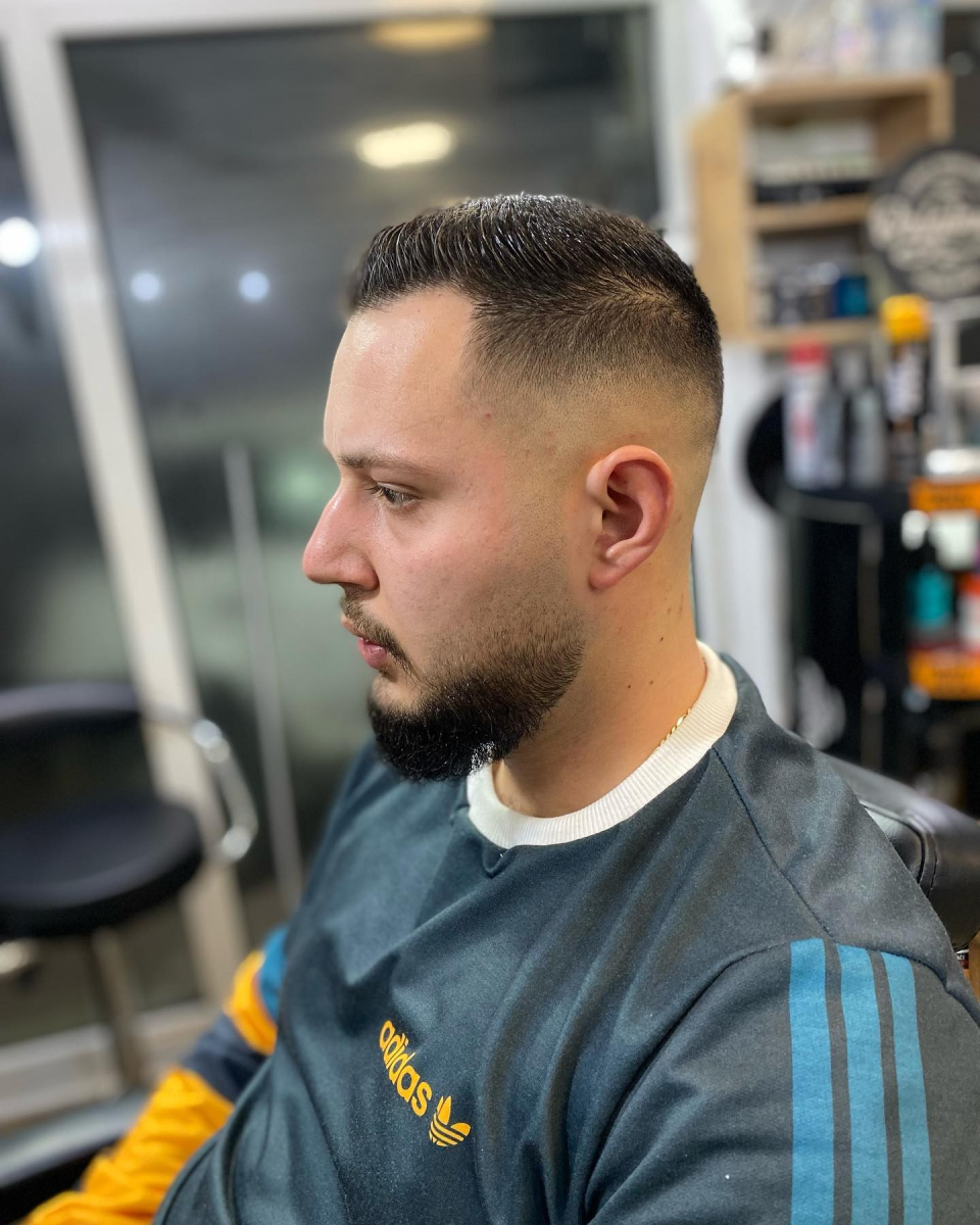 Prerje e freskët te Barber Shop Endriti
